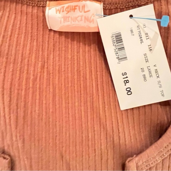NWT- Set/2 Wishful Thinking Ribbed V-Neck T-Shirts Size: large - Picture 4 of 8
